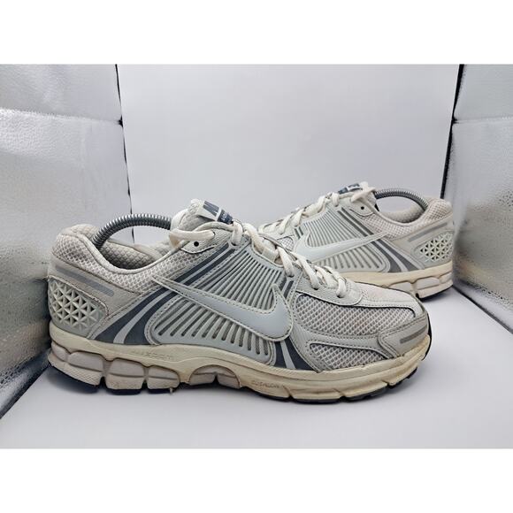 Size 8.5M | 10W - Nike Zoom Vomero 5 Platinum Tint - HF0731-007 - Picture 1 of 10